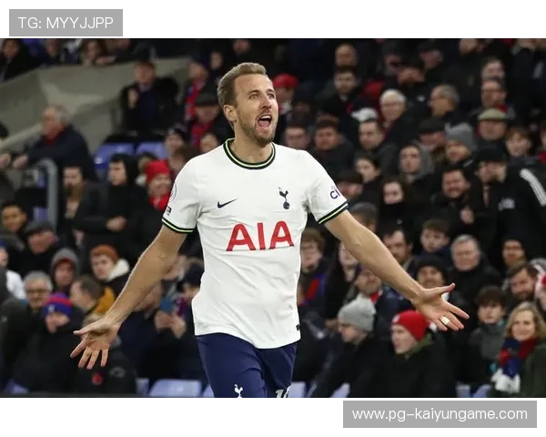 凯恩突入肋部空间分出关键一脚,让热刺快速形成终结点 凯恩突入肋部空间分出关键一脚,让热刺快速形成终结点